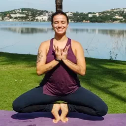 Yoga e meditação com Marina Rocha Podcast artwork
